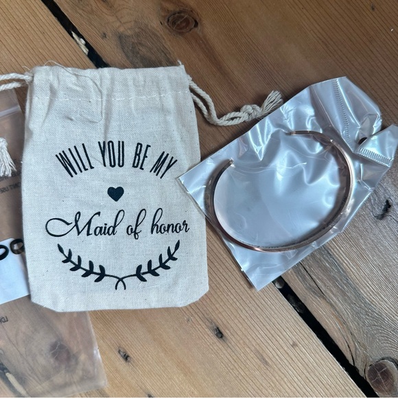 DONATING TOMORROW✨NWT✨Maid of Honor Sister Bracelet - Picture 1 of 5